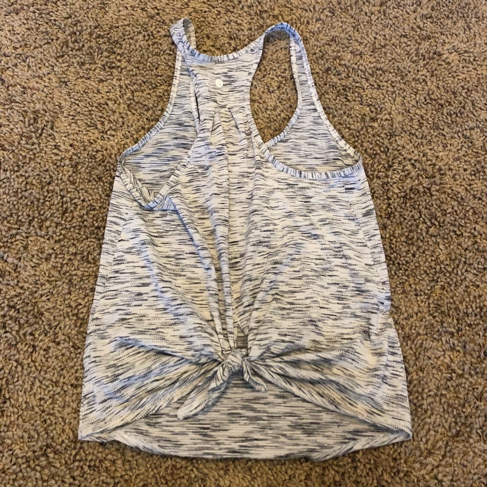 Lululemon tie back tank in heathered grey